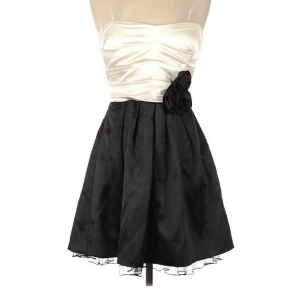 Speechless Junior Girl Size 5 Strapless Dress - Picture 1 of 2